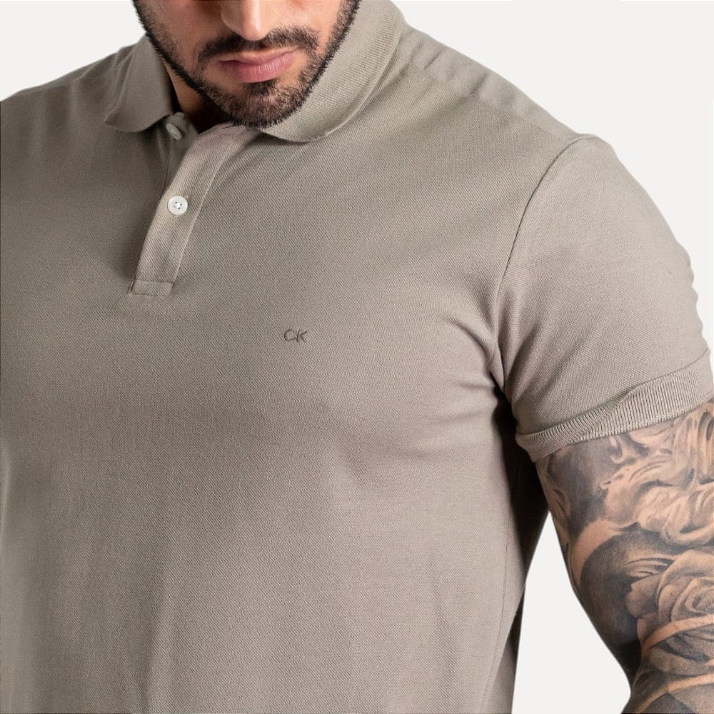 Camisa Polo Calvin Klein Básica Cáqui