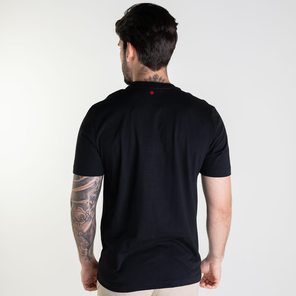 Camiseta Forum Preto Logo Prata