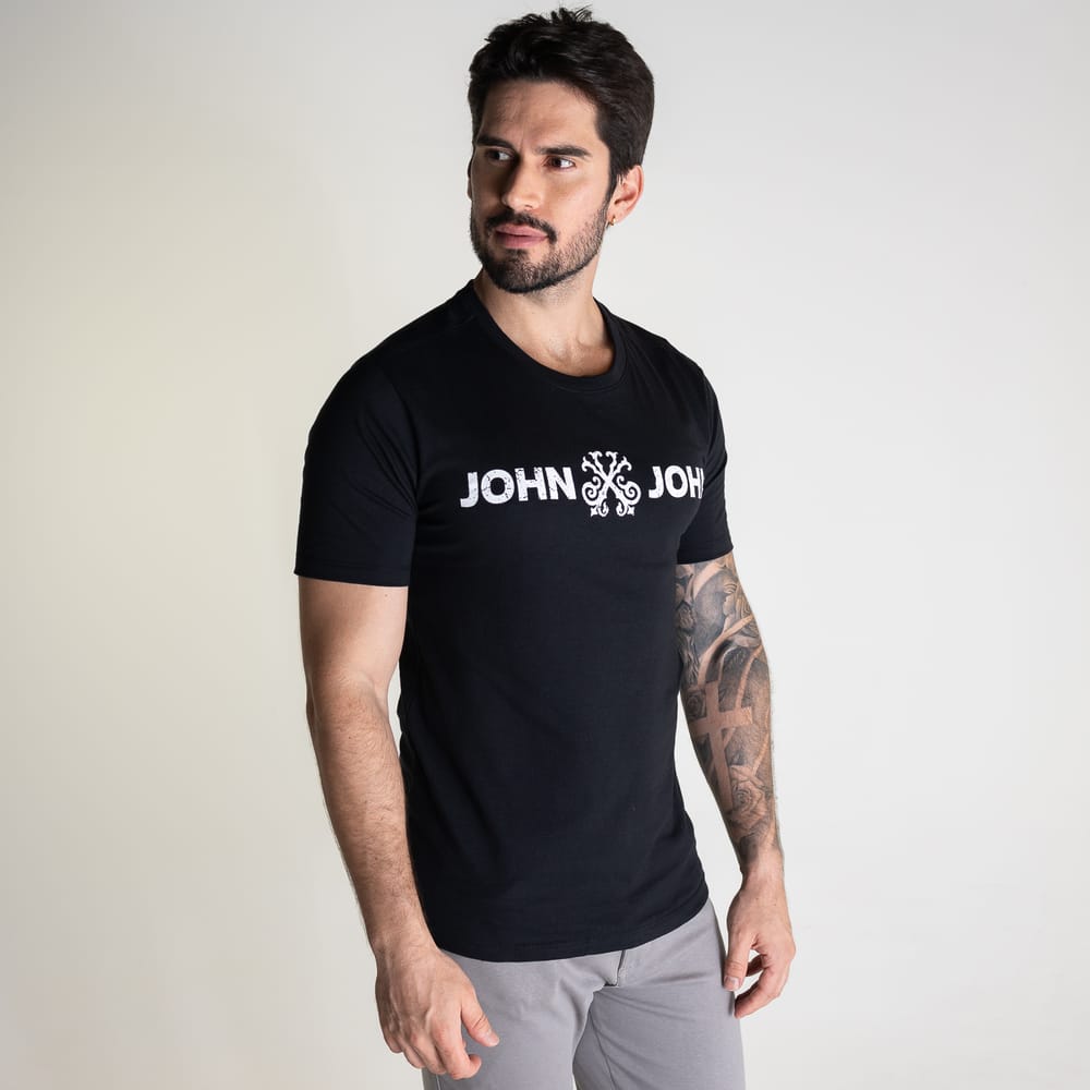 Camiseta John John Logo Destroyed Preta