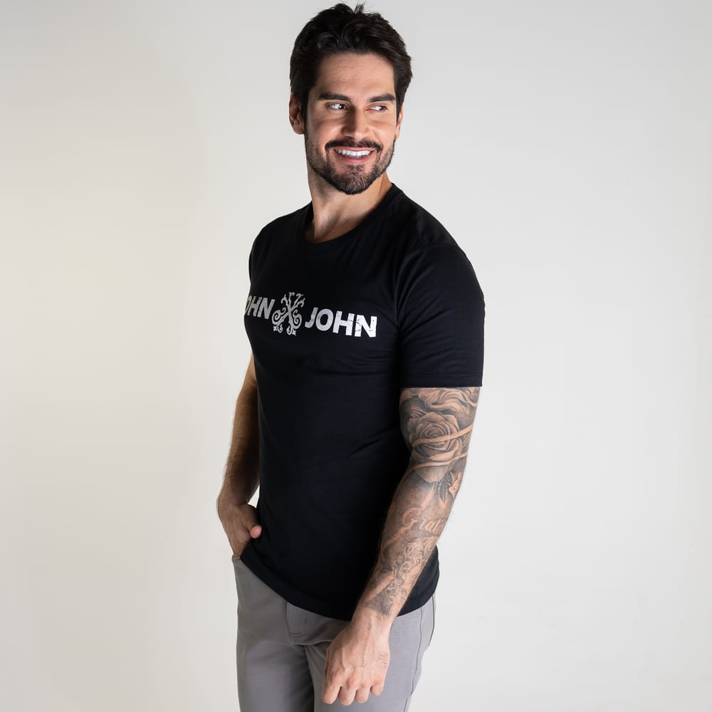 Camiseta John John Logo Destroyed Preta